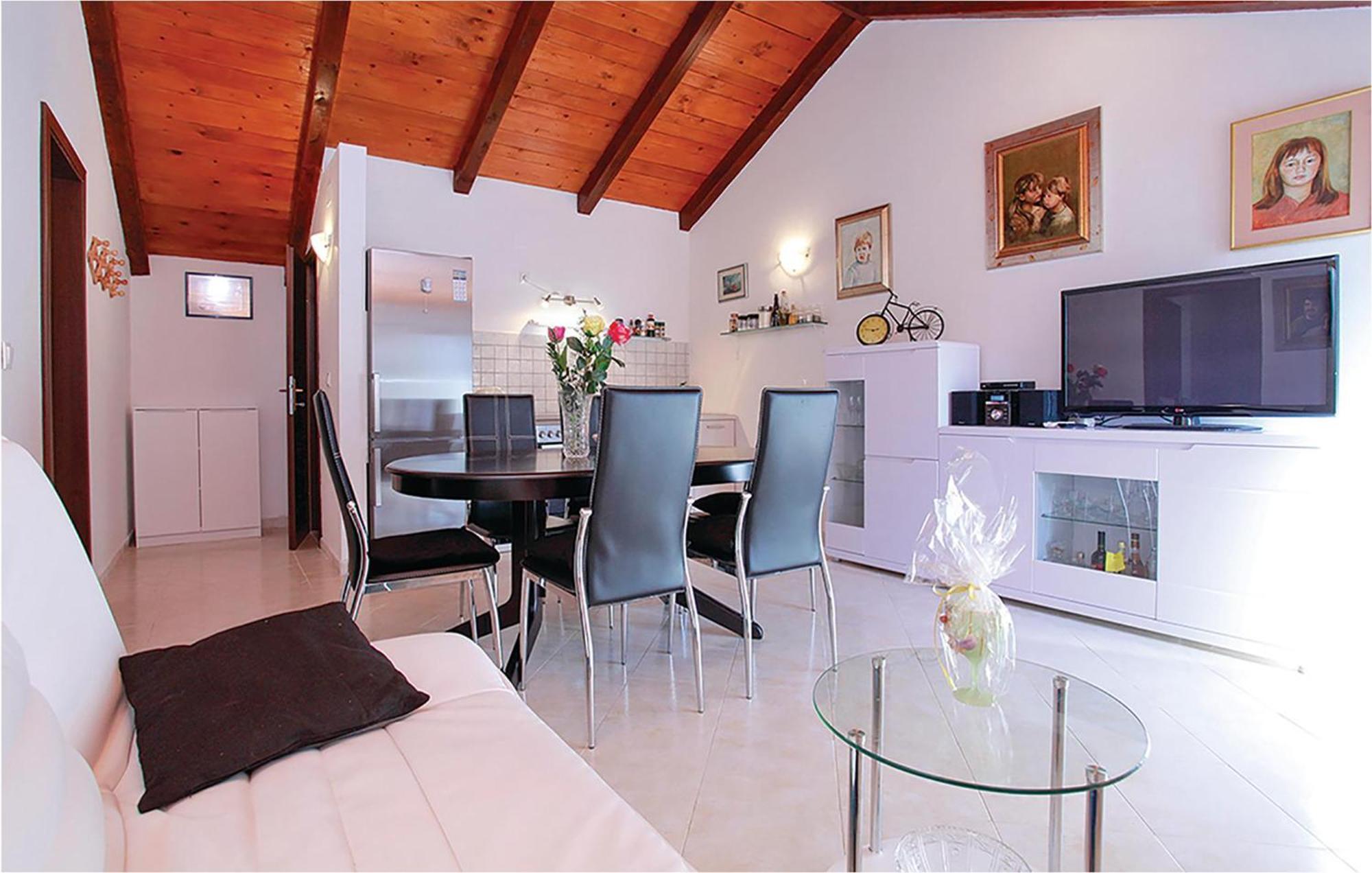 4 Bedroom Amazing Home In Vela Luka Kültér fotó